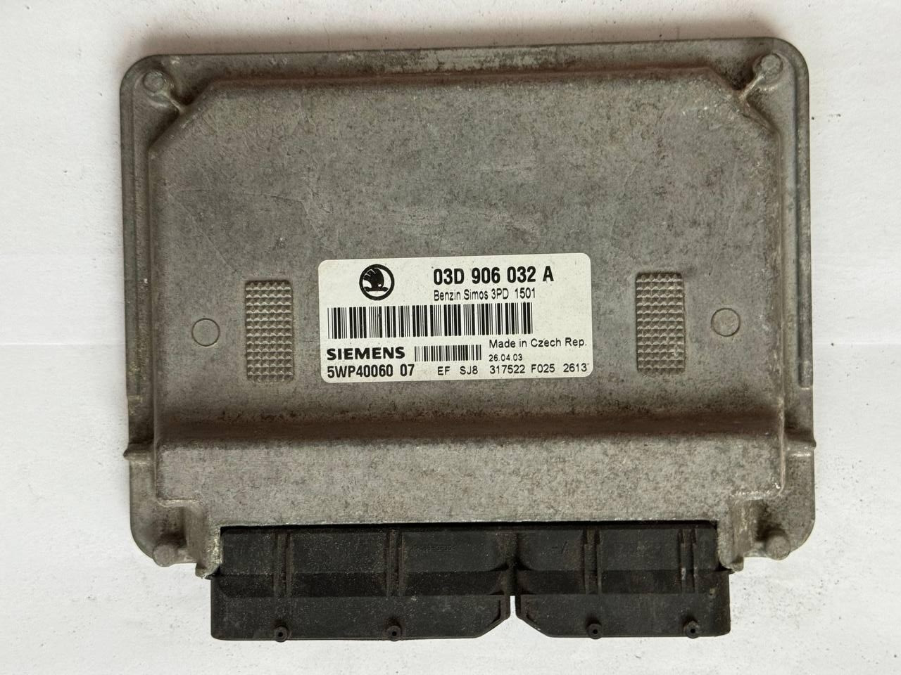 Електронний блок керування Skoda benzin Siemens 03D 906 032 A / 03D906032A / 5WP40060 07 / 5WP4006007