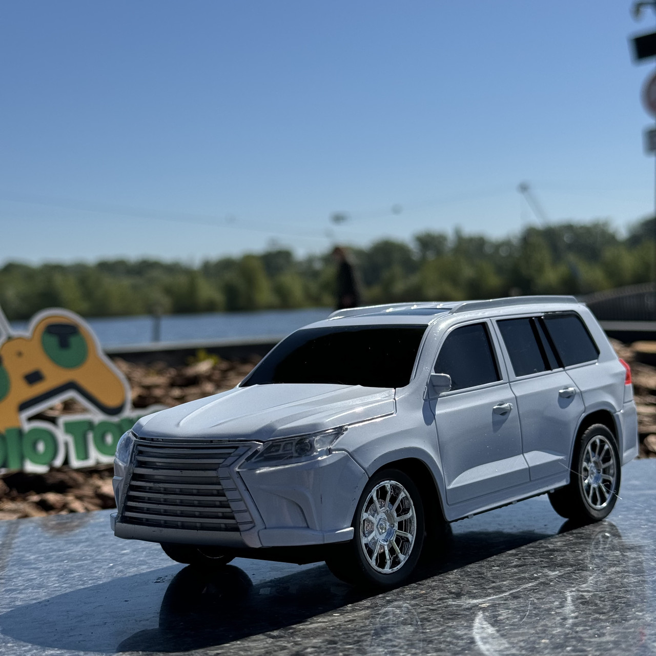 Джип на радіоуправлінні Lexus LX600 Білий | Машинки на пульті управління | Машина на радіокеруванні, фото 1