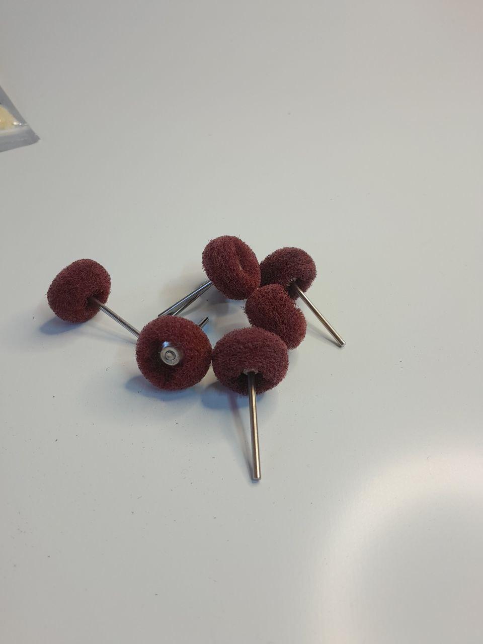 Щітка для полірування м'яка (червона)