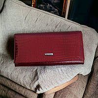 Женский кожаный кошелек лаковый красный на магните 19*9.5 см