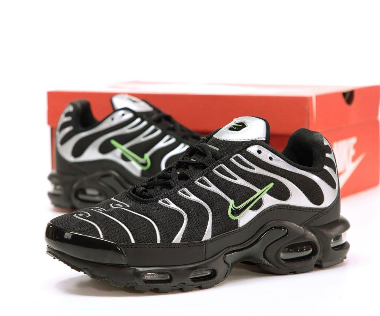 Чоловічі кросівки Nike Air Max TN Black Green Найк Аїр ТН Плюс Чорні зі сріблом підошва балон демісезон