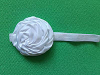 Пов'язка дитяча з трояндочкою біла - квітка 8см, окружність 36-52см