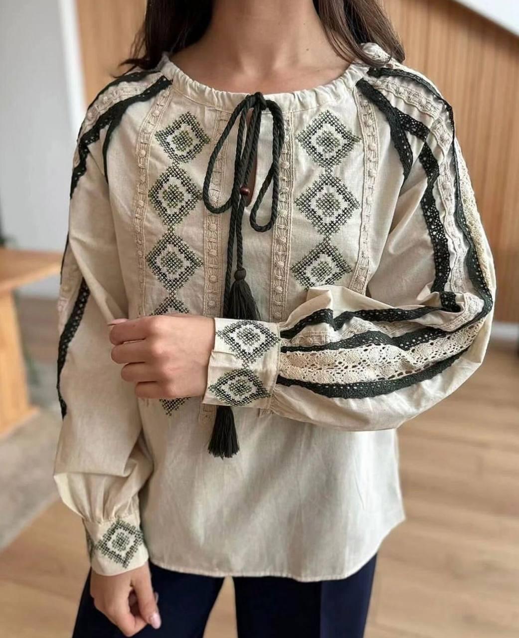 Жіноча вишиванка Туреччина
