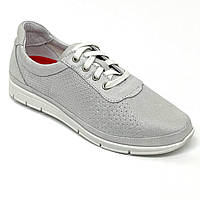 Жіночі шкіряні кеди срібного кольору на шнурівці з перфорацією MIDA 230351(399) розмір 36