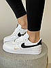 Жіночі та чоловічі кросівки Nike Air Force Gold Swoosh Взуття Найк Аір Форс Свуш білі шкіра унісекс демісезон, фото 7