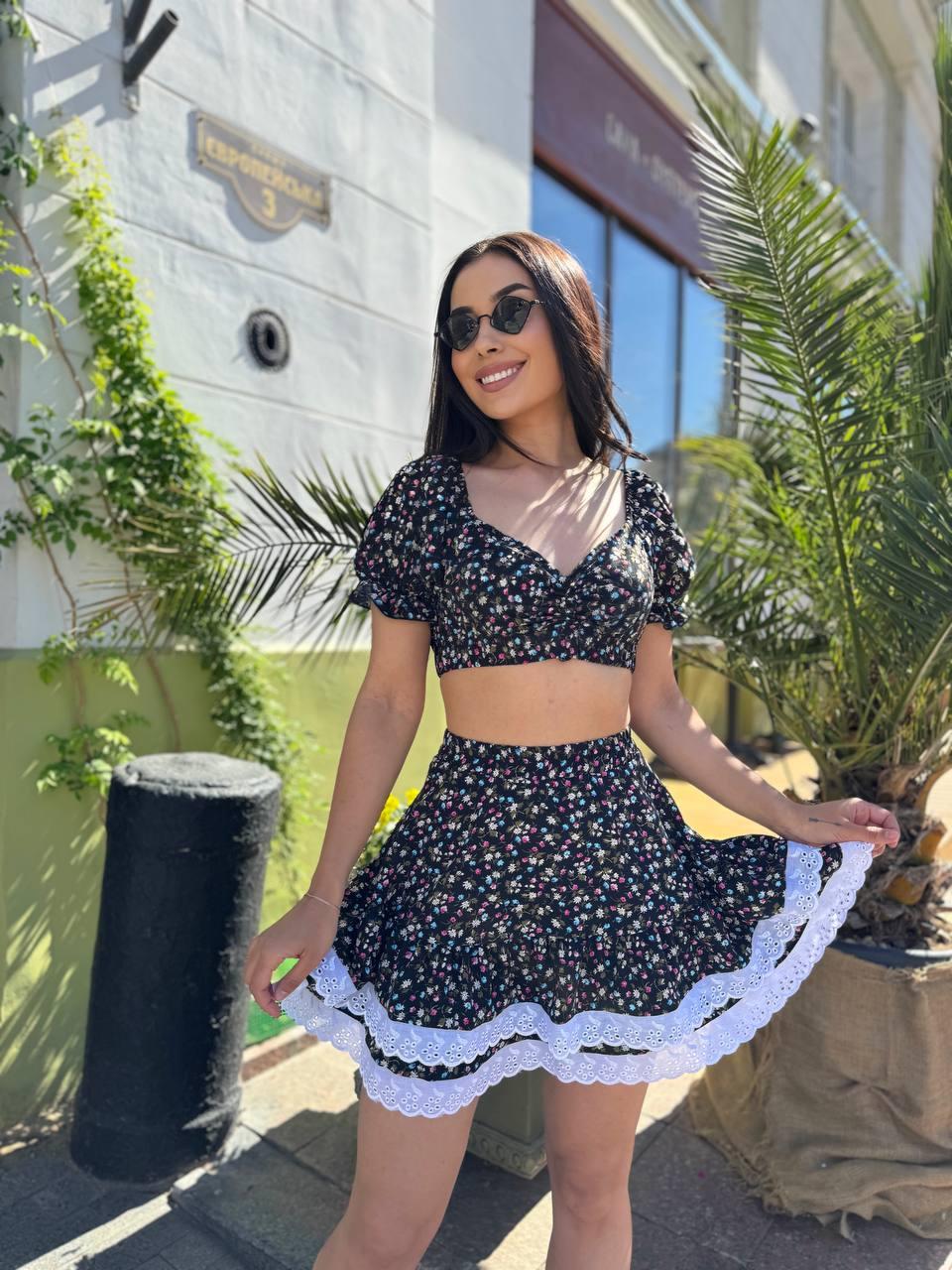 Жіночий молодіжний літній звабливий костюм: топ та спідничка "ламбада" з мереживом, фото 1
