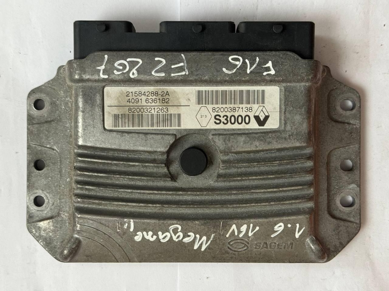 Електронний блок керування Renault Megane 1.6 21584288-2A / 215842882A / 8200321263 / 8200387138