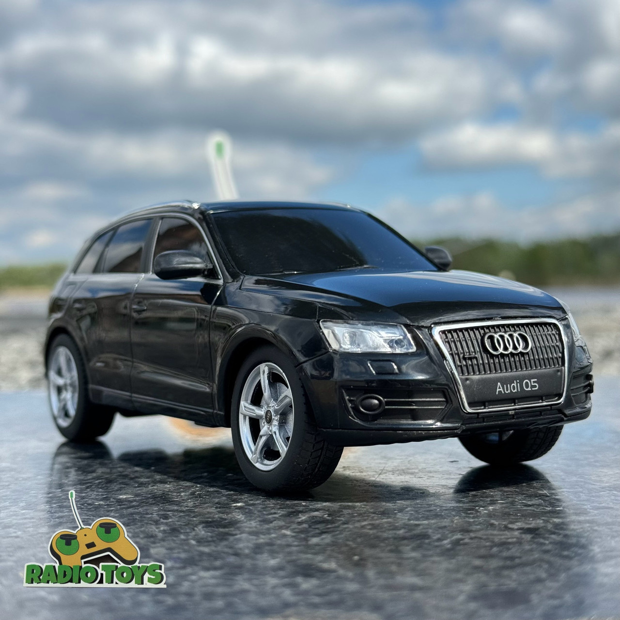 Джип на радіоуправлінні AUDI Q5 Чорний | Машинка на пульті управління | Машина Ауди на радіокеруванні, фото 1