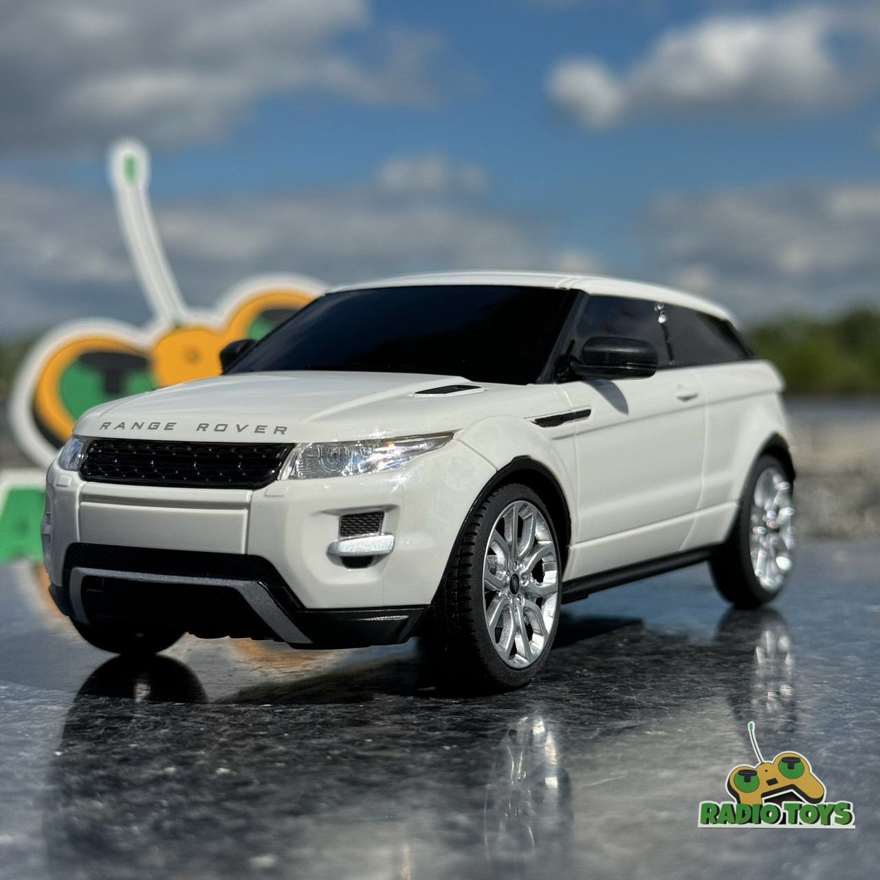 Машинка на радіоуправлінні Range Rover Evoque Біла | Машинка на пульті управління | Машина Ренж Ровер на радіокеруванні, фото 1