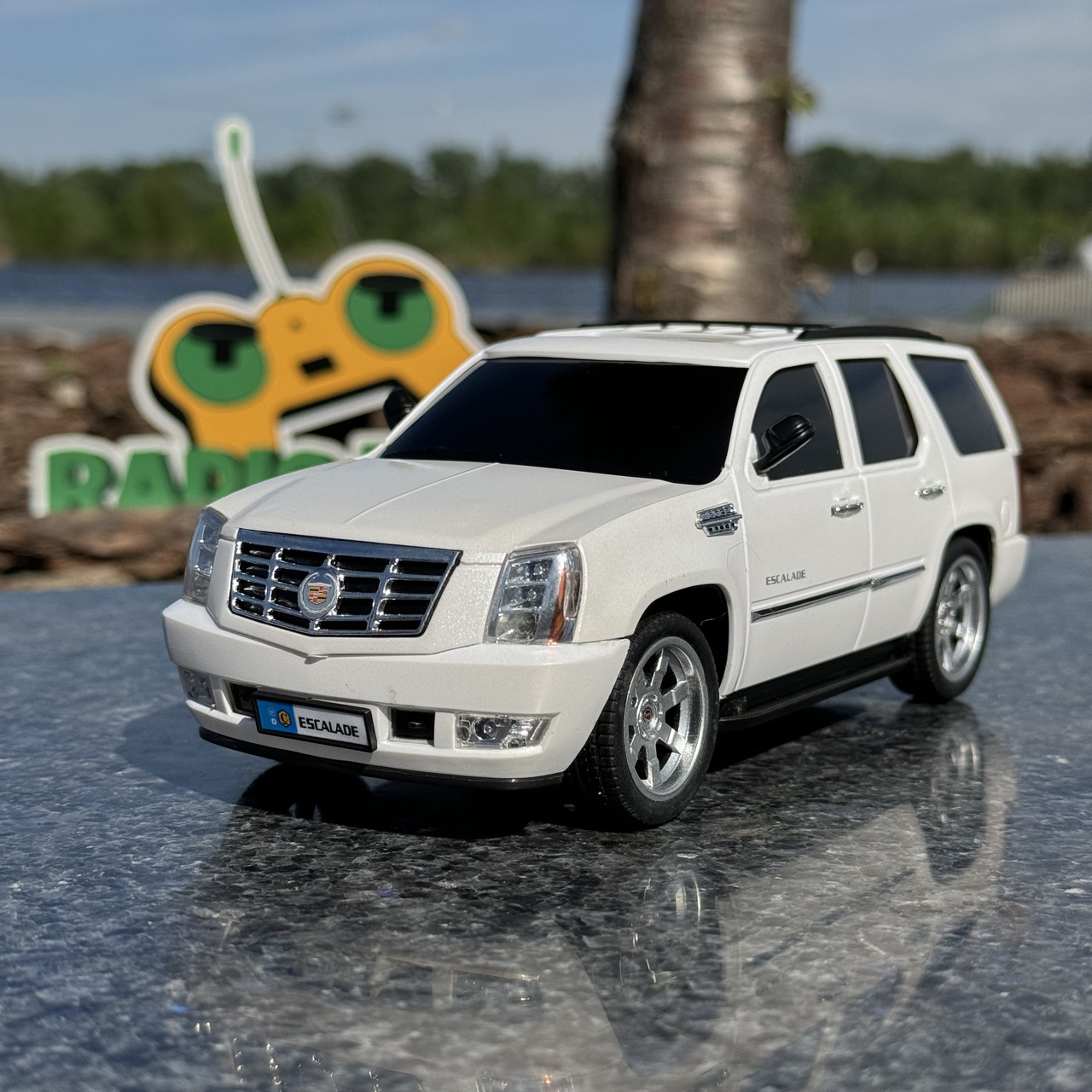 Машинка на радіоуправлінні CADILLAC Біла | Машинка на пульті управління | Машина каділак на радіокеруванні, фото 1