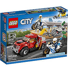 Конструктор LEGO City 60137 Втеча на буксирувальнику