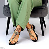 Жіночі босоніжки на низькому ходу з камінням, жіночі босоніжки зі стразами, чорні жіночі босоніжки стрази, фото 4