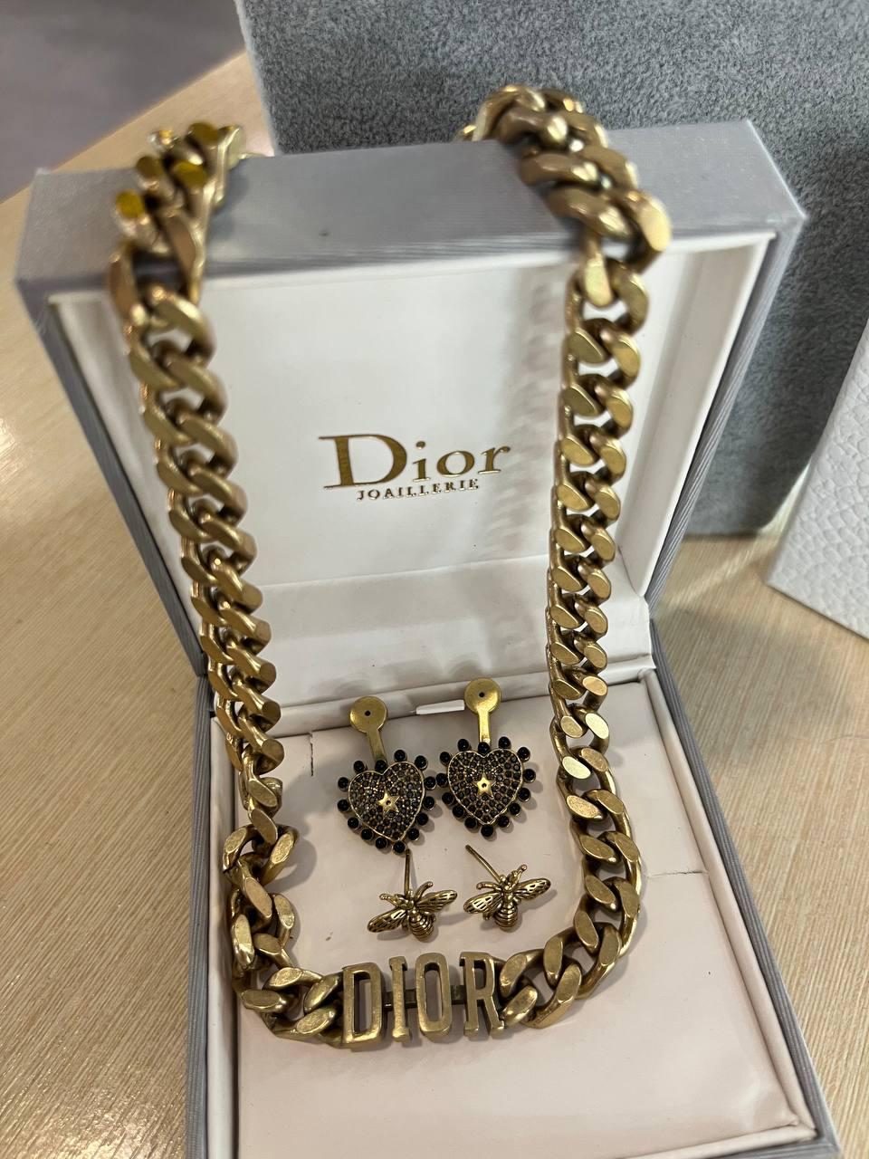 Набір кольє та  сережки  від Dior.