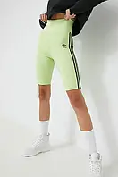 Urbanshop Шорти adidas Originals Trefoil Moments жіночі колір зелений з аплікацією висока посадка