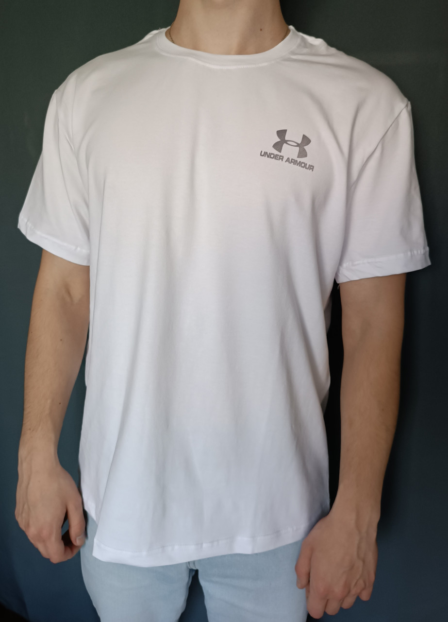 Чоловіча біла футболка Under Armour — стильна футболка для хлопців