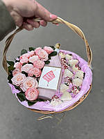 Клубника в шоколаде 14штук в корзине с цветами