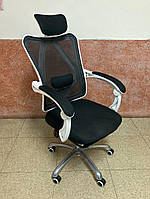 Крісло з підставкою для ніг, спинка сітка, офісне біле Ergonomic