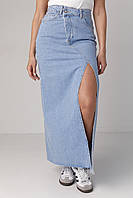 Джинсовая юбка женская длинная макси с разрезом и боковым гульфиком голубая