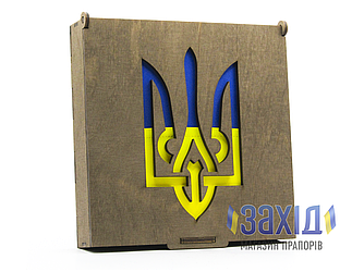 Прапор України з прокатного атласу в подарунковій коробці "Тризуб"