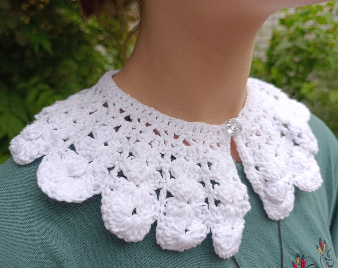 В'язаний білий комір