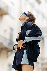 Жіночий  повсякденний костюм-двійка Скай у спортивному стилі кофта та шорти тканина плащівка жатка колір синій