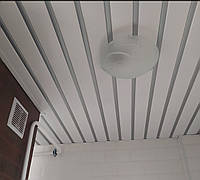 Реечный потолок ППР-084 цвет белый матовый - серебро металлик готовый комплект