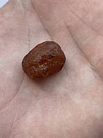 Бурштин необроблений камінь натуральний бурштин 15*13*8 мм