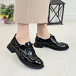 Жіночі туфлі на шнурівці. Колір чорний