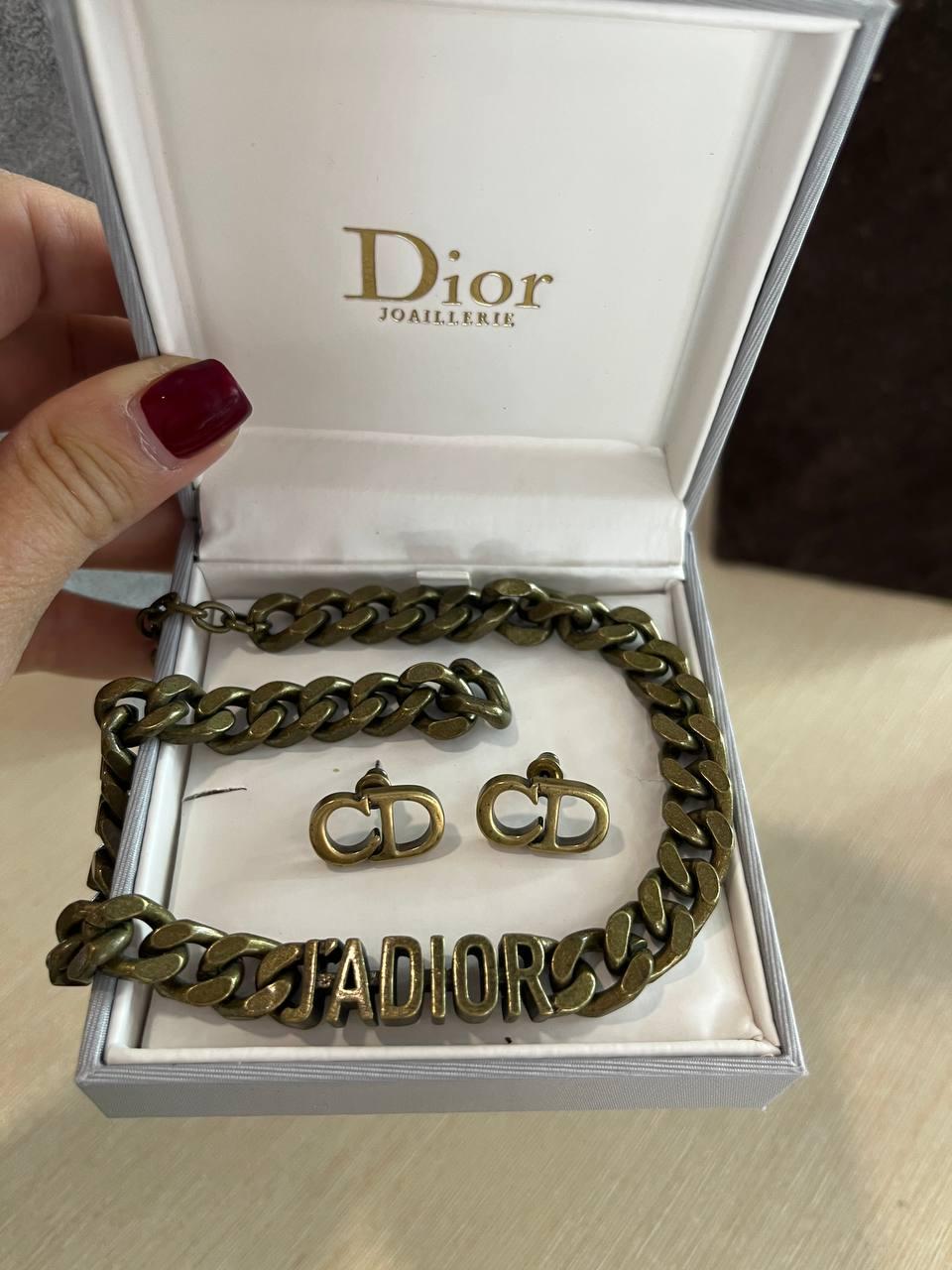 Набір кольє та  сережки  від Dior.