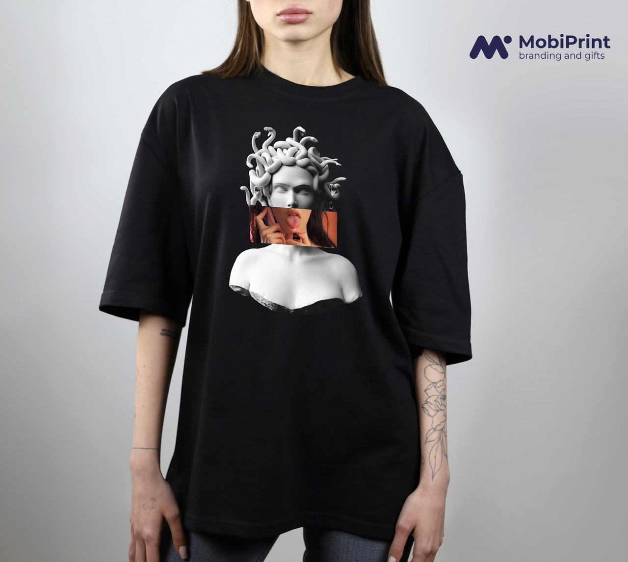 Футболка унісекс оверсайз з принтом Меган Фокс Ренесанс Медуза Горгону (Megan Fox Gorgon Jellyfish) чорна, фото 1