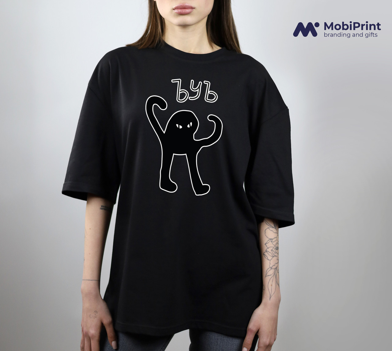 Футболка унісекс оверсайз з принтом чорний кіт чорна, фото 1