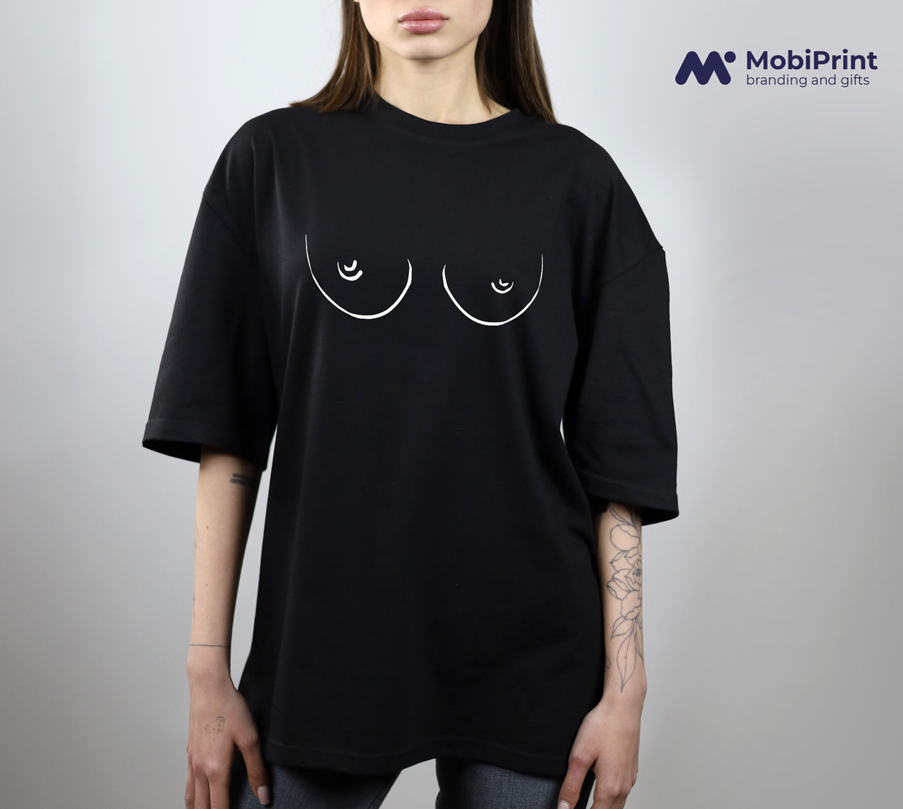 Футболка унісекс оверсайз з принтом Груди чорна