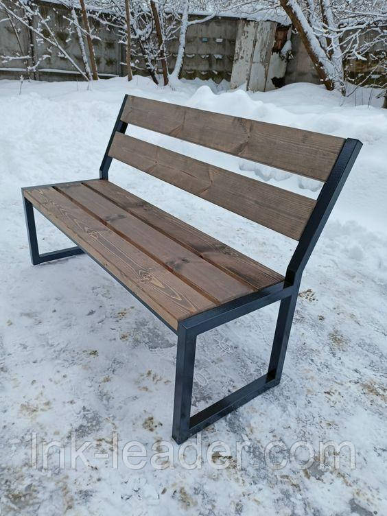 Лавка на металевих ніжках