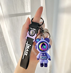 Брелок "Космонавт",  фіолетовий