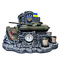 Сувенирный настольный подарок для мужчины "Украинский танк Т-64 БВ", оригинальный подарок куму с часами