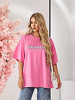 Розовая летняя женская повседневная футболка из коттона в стиле оверсайз с качественным накатом MIU MIU
