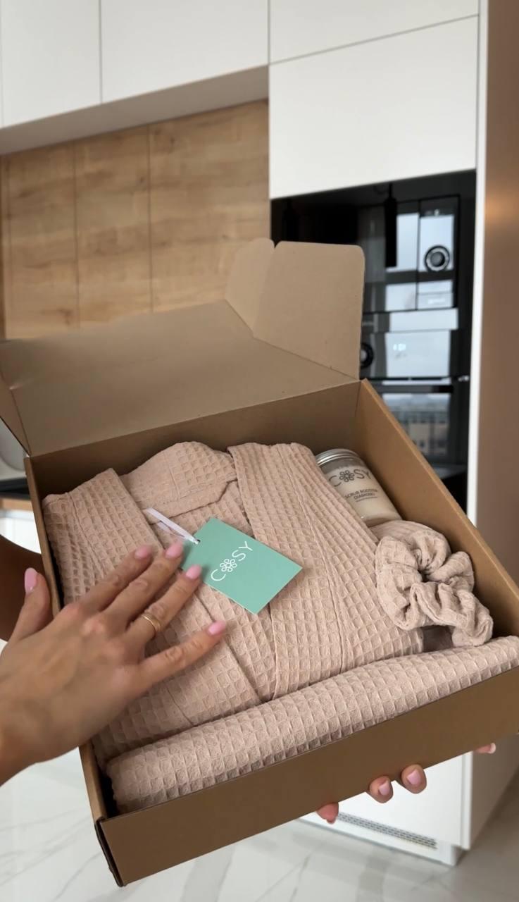 Жіночий Подарунковий набір Bella COSY з халатом(капюшон), беж