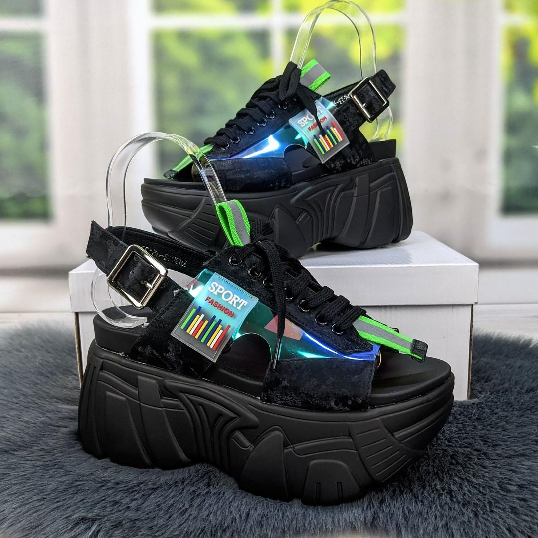 Босоніжки жіночі Girnaive спортивні чорні на високій платформі 4150, фото 1