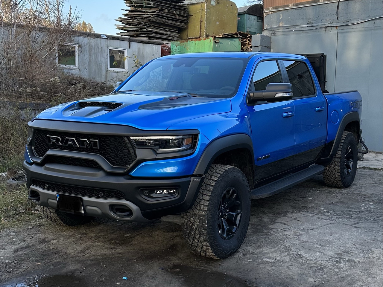 Силова алюмінієва кришка кузова на пікап Ram TRX. Кришка кузова для пікапа Dodge Ram 1500, виробництво BVV