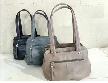 Сумка жіноча містка на блискавці з кишенею в різних кольорах Liza