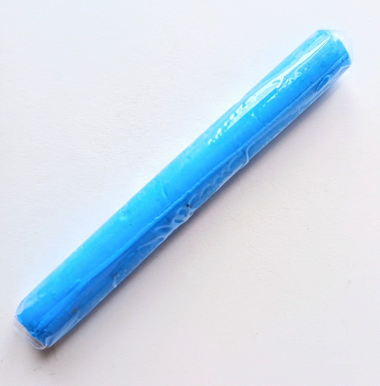 Полимерная глина Пластишка Пластика запекаемая палочка 17 грамм Голубая флуоресцентная 0208 - фото 1 - id-p1422948642