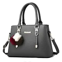 Модная женская сумка с брелоком черная, стильная женская сумка с меховым брелоком Серый