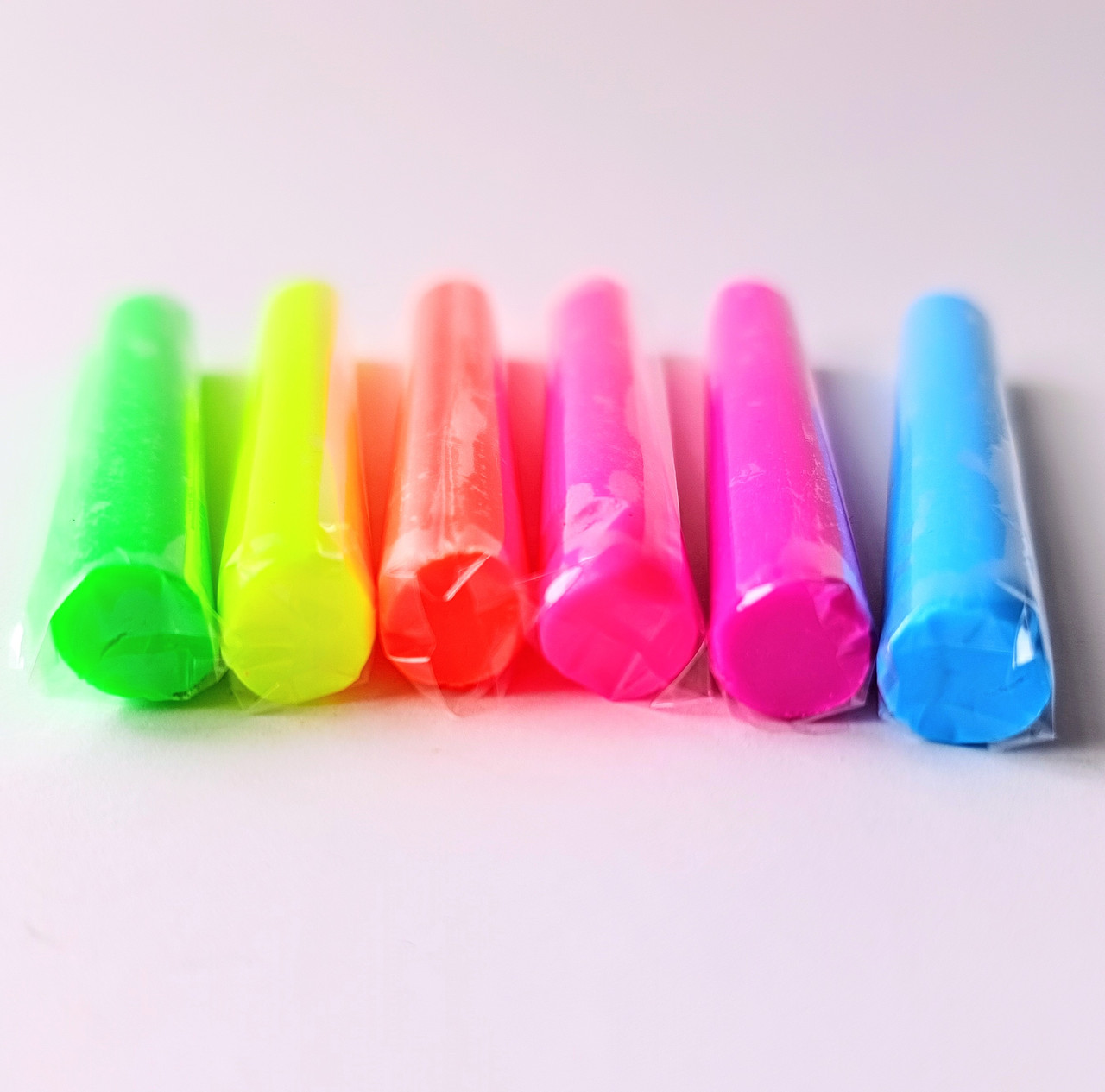 Полимерная глина Пластишка Набор 6 флурисцентных цветов пластики палочки по 17 грамм запекаемая - фото 4 - id-p36276445
