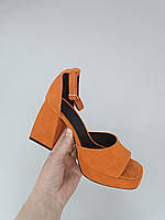 Босоніжки жіночі замшеві помаранчеві на підборах