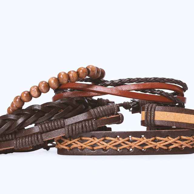 Набір з шести шкіряних браслетів на руку коричневого кольору Набір з шести шкіряних браслетів на руку коричневого кольору