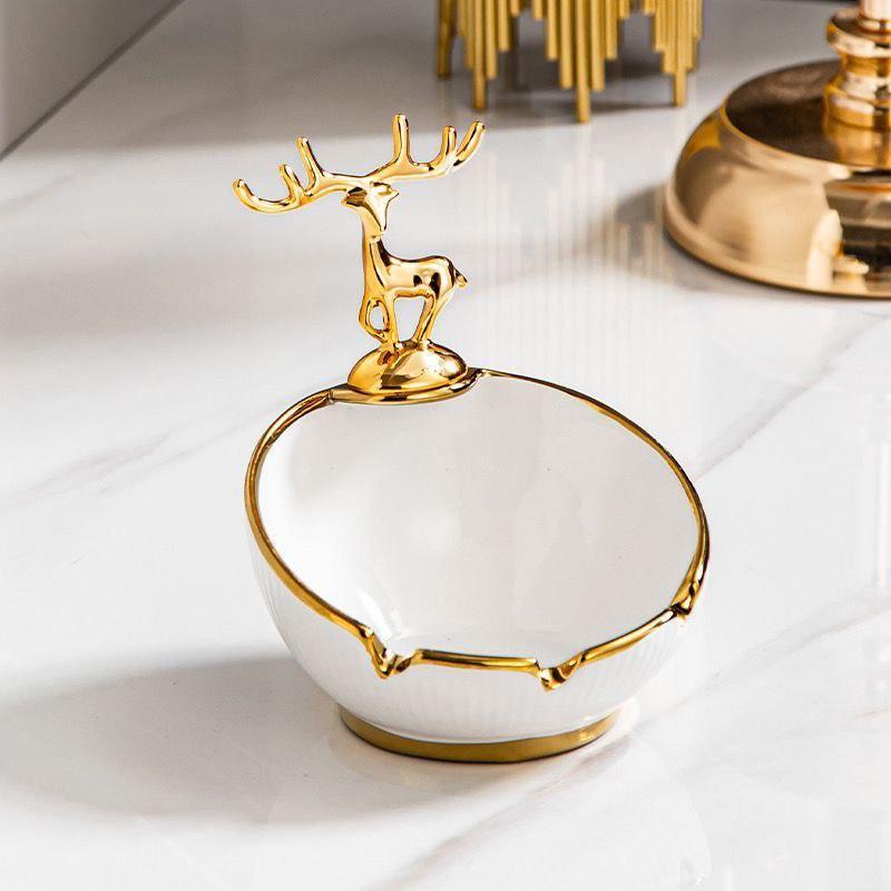 Керамічна попільничка біла з Оленем