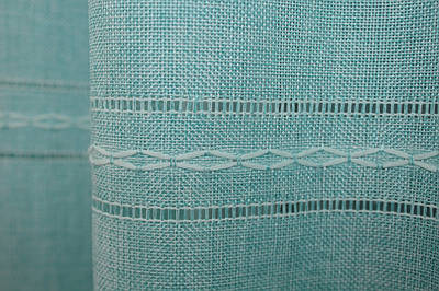 Однотонна тканина льон, мережка. Висота 2,95м. Колір блакитний. Код 1393ш