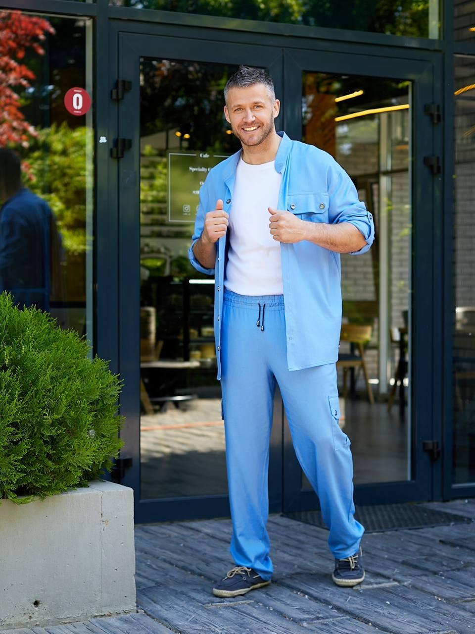 Чоловічий стильний льняний костюм: сорочка та штани з накладними кишенями, фото 1