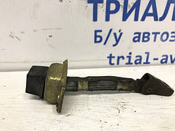 Обмежувач дверей передній лівий Mitsubishi Outlander CU 2.4 БЕНЗИН 4G69 2003 (б/в)