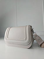 Жіноча сумочка крос-боді 23,5*17 см з клапаном на магніті з екошкіри Біла